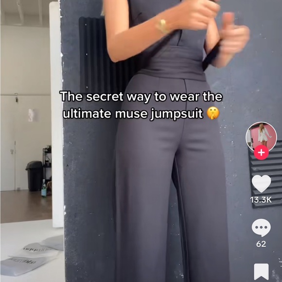 Jumper - as seen on TikTok. Size XL. - Picture 4 of 6